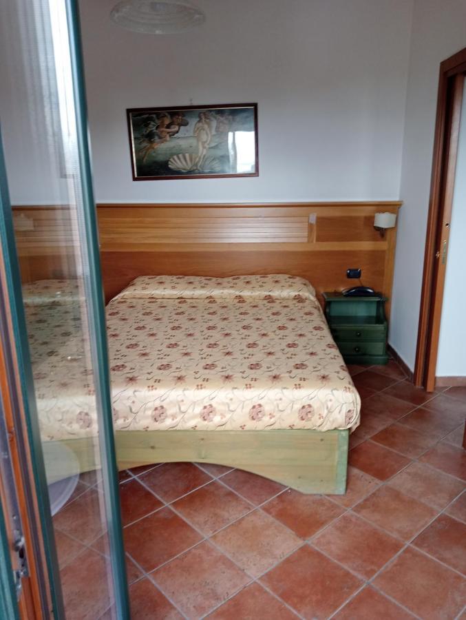 Hotel Sottovento Sant'Egidio del Monte Albino Exterior photo
