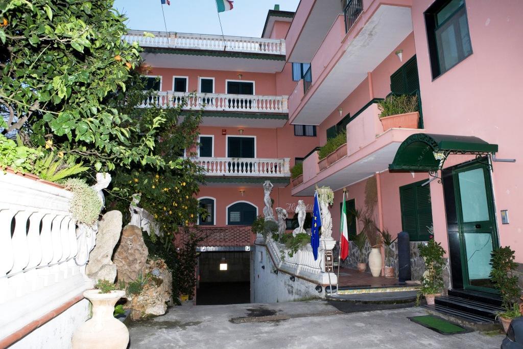 Hotel Sottovento Sant'Egidio del Monte Albino Exterior photo